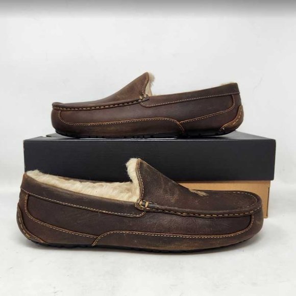 Men\'s 13 Ugg Ascot loafer slippers in brown main image 4